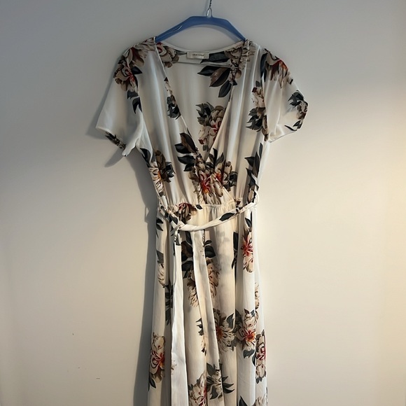 Light flowy wrap dress, perfect for a summer wedding or event! - Picture 2 of 2